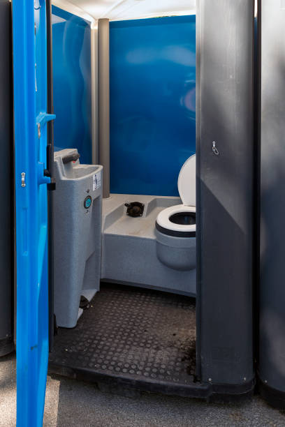 Portable Toilet Options We Offer in Oakwood Hills, IL